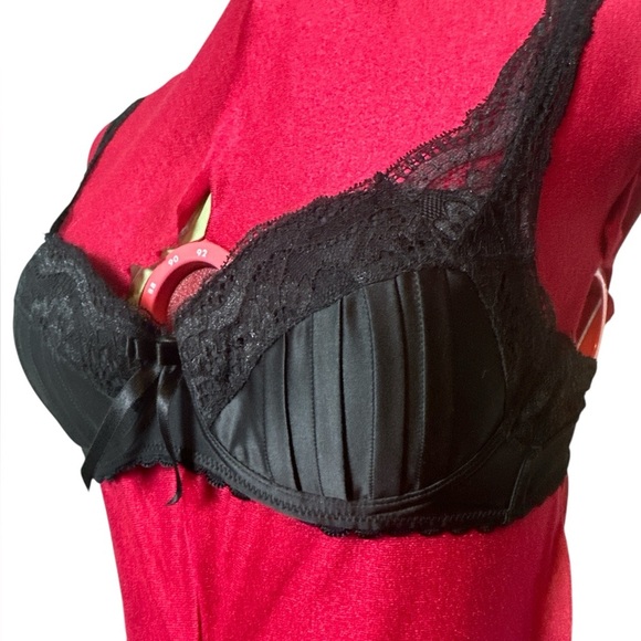 NWOT Pleasure State contour plunge lightly padded push-up satin and lace bra - Picture 3 of 9